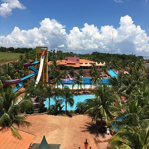 Grandes Lagos Resorts e Parque Aquático